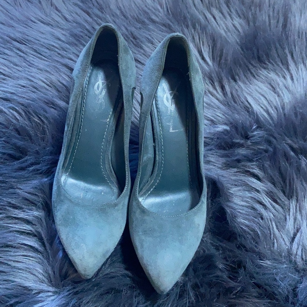 Suede bottle green YSL pump